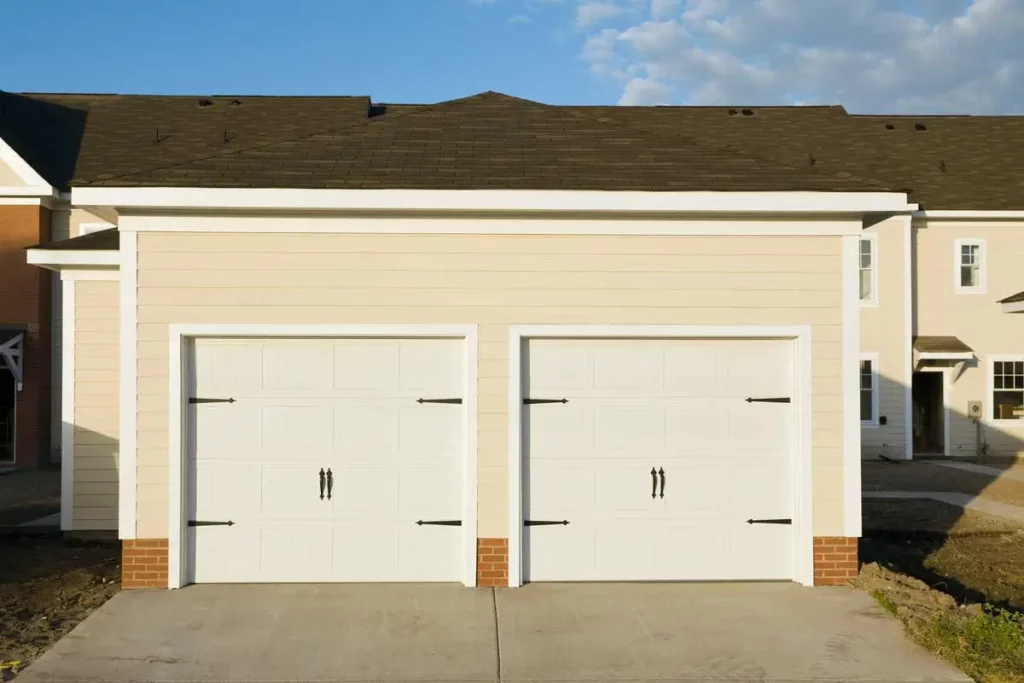Townhouse garages maintained by garage door experts reaching more homeowners using garage door repair digital marketing services